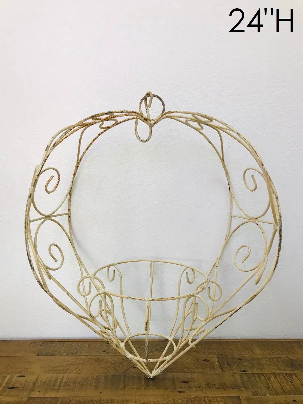 23-061 - Antique White Clifden Hanging Basket