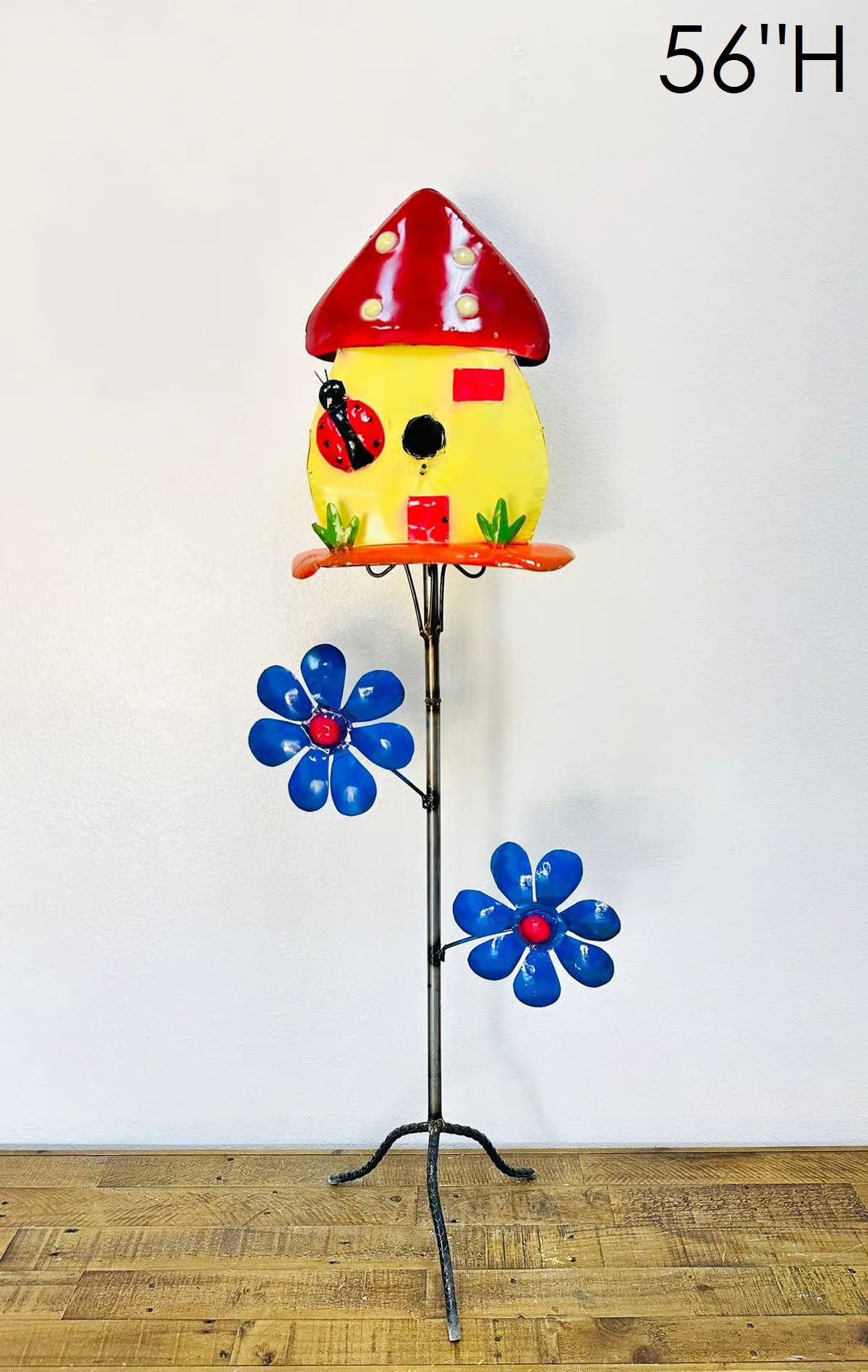28-522 - Mushroom Birdhouse
