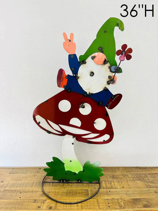 30-814 - Gnome on Mushroom