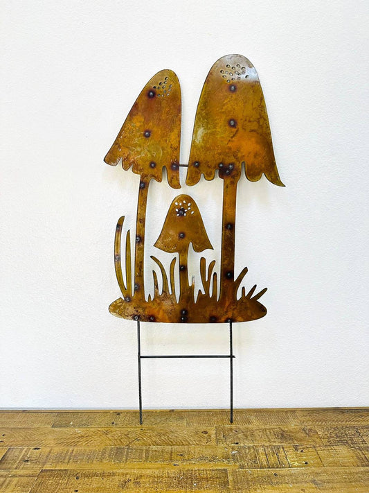 30-842 - Triple Mushroom Stake